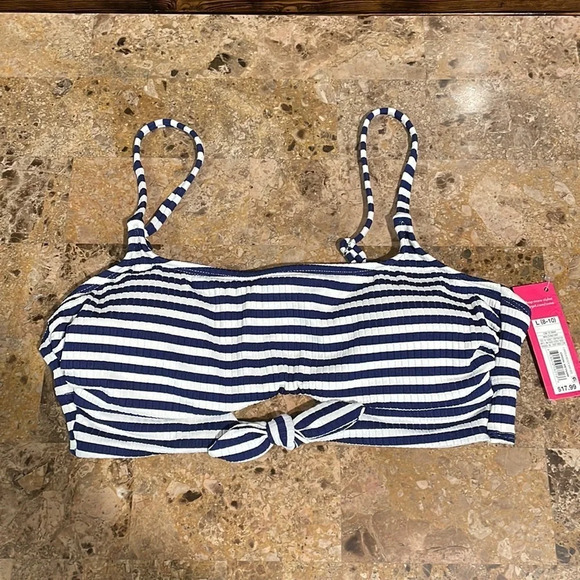Cute Bikini Top - Picture 1 of 9